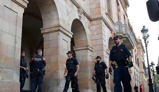 الشرطة الاسبانية تحاصر برلمان برشلونة مع اقتراب «إعلان الاستقلال»