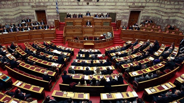 البرلمان اليوناني يقرر التحقيق في قضية رشاوى «نوفارتيس»