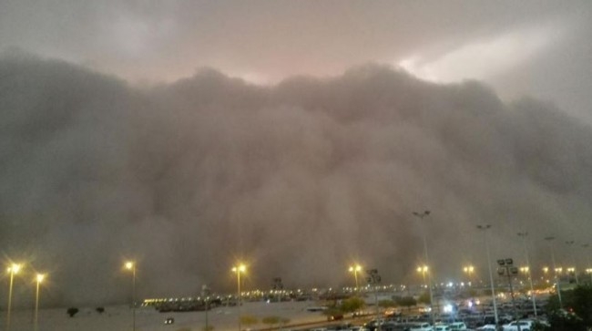 بالفيديو ..عاصفة رملية شديدة تضرب الكويت‬ 