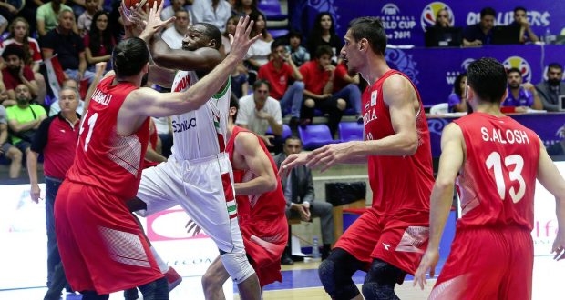 لبنان يفوز على سوريا بتصفيات كأس العالم لكرة السلة ويتأهل إلى الدور الثاني