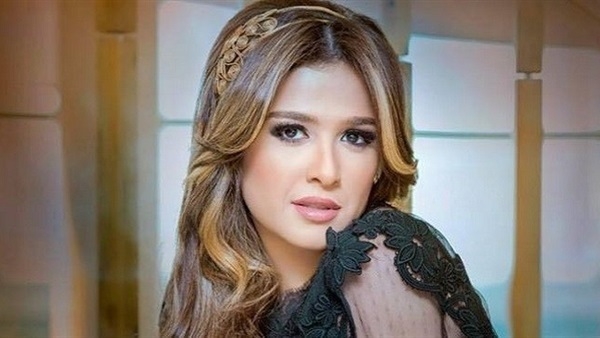 أول صورة لياسمين عبد العزيز بعد طلاقها 