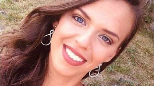 متسابقة على عرش ملكة جمال فرنسا تلقى حتفها تحت عجلات جرار!