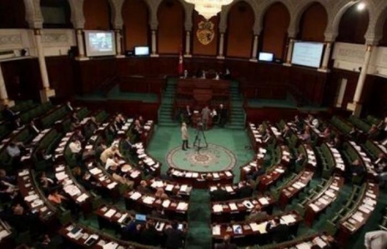 البرلمان التونسي يرفض خطة حكومية لإصدار سندات تصل إلى 800 مليون دولار