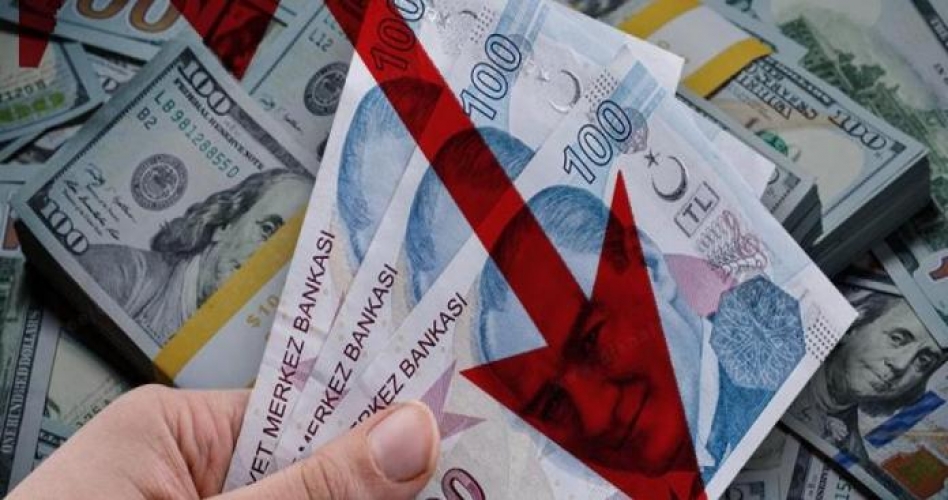  هبوط خطير لليرة التركية أمام الدولار