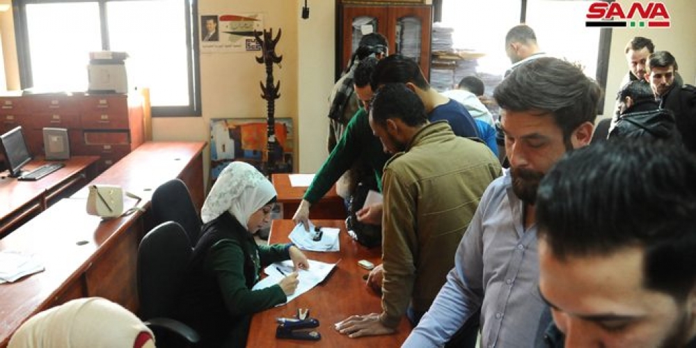  تسليم الدفعة الشهرية الأولى للمستفيدين من برنامج دعم وتمكين المسرحين في 5 محافظات