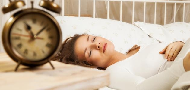 النوم لمدة 9 ساعات في الليل يسبب الضرر للدماغ