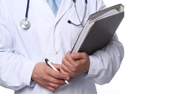 طبيب يدمن على المخدرات بسبب مناوبات العمل الطويلة