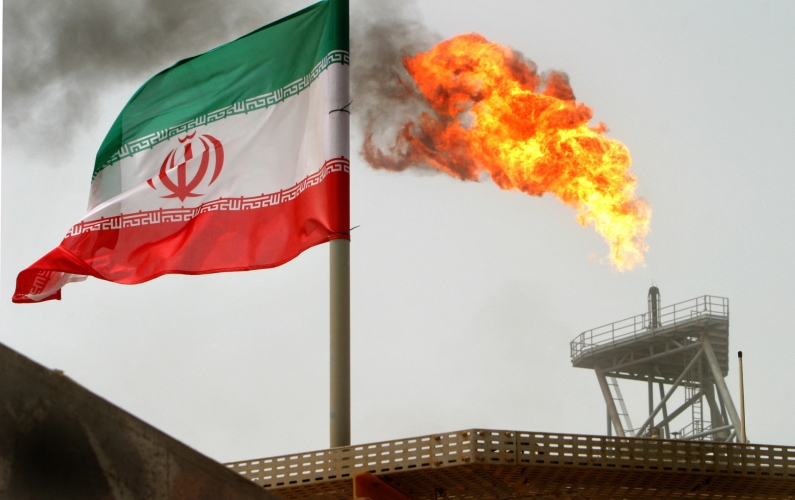 إيران تتحدى العقوبات الأمريكية بحفر 41 بئرا نفطيا وغازيا