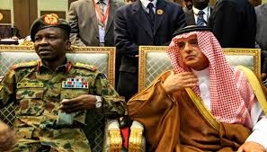 هتافات مناوئة تجبر عادل الجبير على مغادرة الخرطوم 
