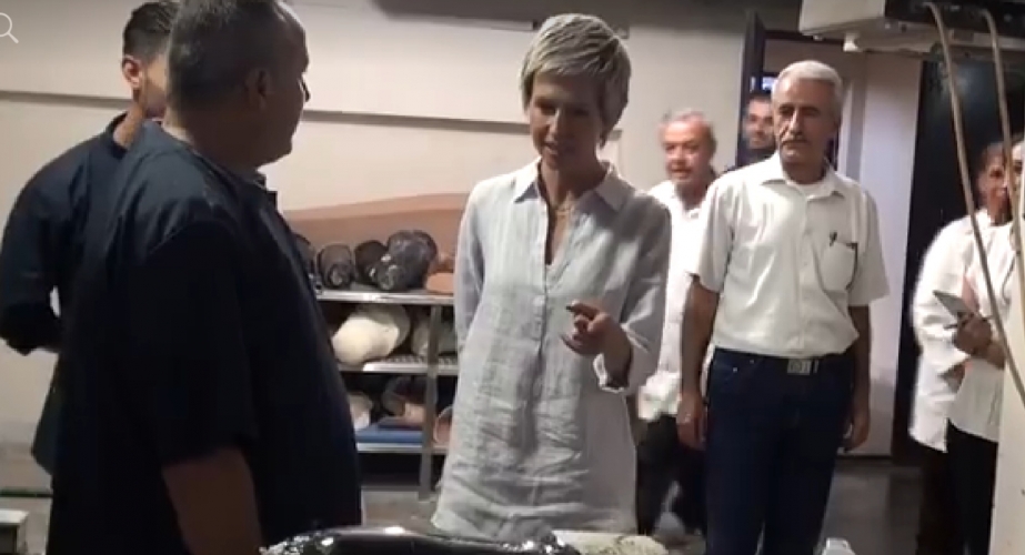 السيدة  أسماء الأسد تزور وحدة تركيب الأطراف والعلاج الفيزيائي في طرطوس - فيديو