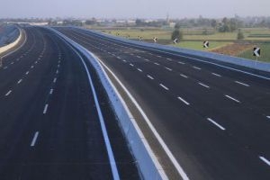 1.1 مليار ليرة لمشاريع الطرق في المحافظة.. المباشرة بصيانة طريق القنيطرة ريف دمشق