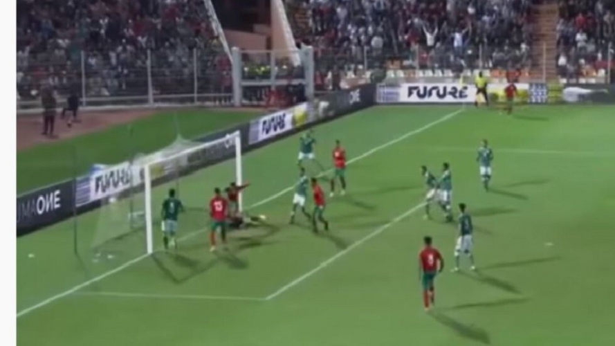 المغرب يتغلب على الجزائر بثلاثية نظيفة ويتأهل إلى 