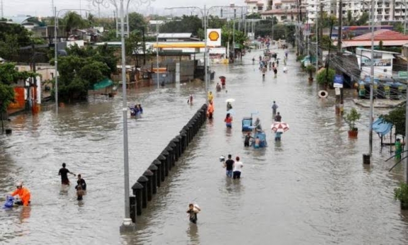 إعصار قويّ يجتاح الفلبين يعطل حركة السفر والعمل