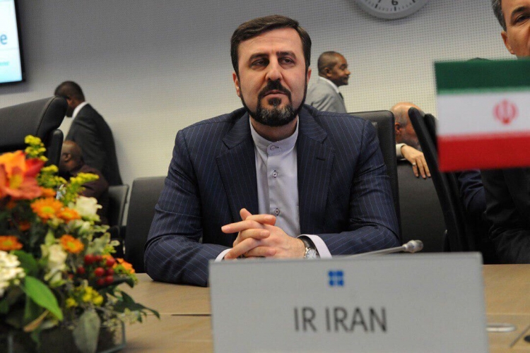  دبلوماسي إيراني: لن نتنازل عن حقنا في إنتاج وتصدير النفط