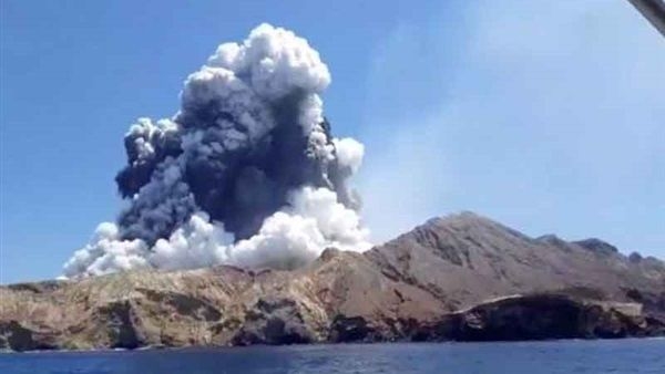  ارتفاع حصيلة قتلى ثوران بركان نيوزيلندا إلى 14 شخصاً