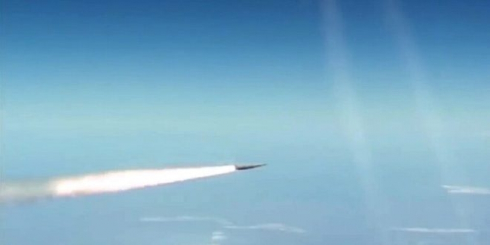 بوتين بتابع  إطلاق صواريخ 