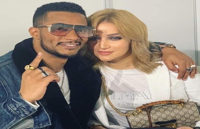 محمد رمضان يتغزل في زوجته بأحدث صورة تجمعهما