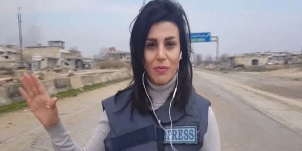 اصابة الاعلامية وفاء الشبروني جراء استهدافها و فريق عملها من قبل التنظيمات الارهابية   