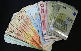 صحيفة فرنسية: أموال فائضة في البنوك الألمانية ولا أماكن لحفظها