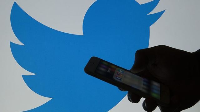 تويتر تلزم موظفيها العالميين بالعمل من المنزل