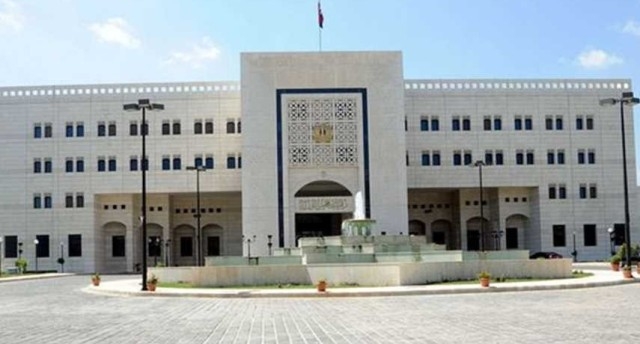 مجلس الوزراء: تعليق العمل بالوزارات بدءاً من يوم غد