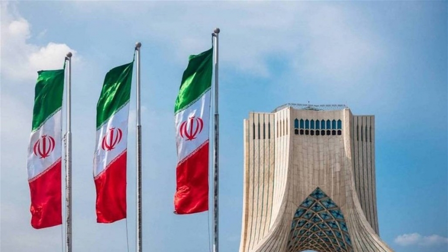 البدء بحظر السفر بين المدن وتمديد إغلاق المدارس والجامعات في ايران