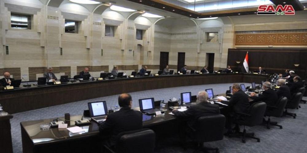 الحكومة تعتمد الية لدفع الرواتب و الاجور   