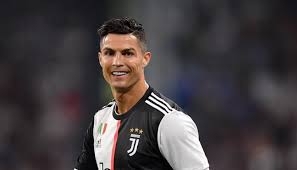 كورونا يضع رونالدو أمام 3 خيارات أحلاها مر!