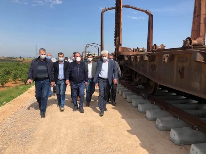 وزير النقل يتفقد مشروع تركيب سكة القطار القصير ـ شنشار