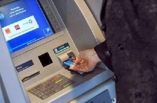 2000 حركة سحب بأول ساعتين من ربط صرافات العقاري والتجاري.. ونقاط للبيع في الأرياف لتخفيف أعباء التنقل