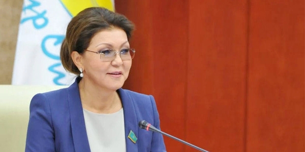 ابنة رئيس كازاخستان السابق تترك منصب رئيسة مجلس الشيوخ
