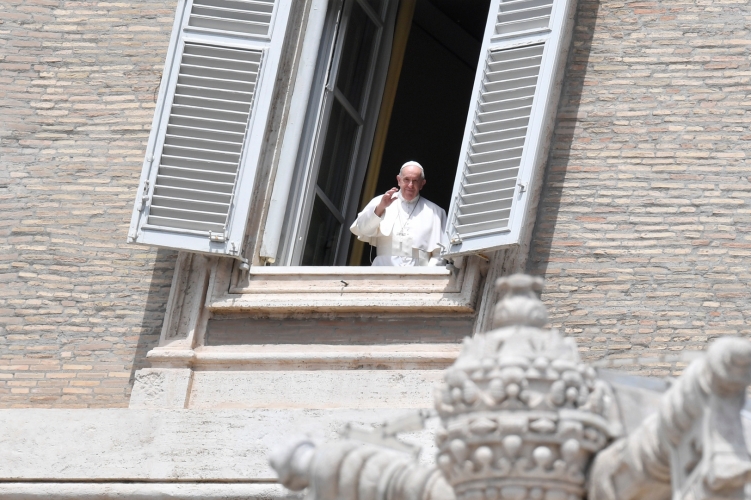بابا الفاتيكان يدعو للصلاة من أجل الذين فقدوا وظائفهم بسبب كورونا