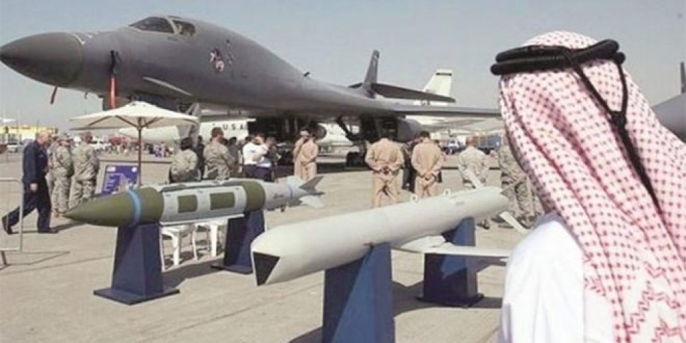 واشنطن تواصل ابتزازه.. صفقة أسلحة أمريكية بملياري دولار للنظام السعودي