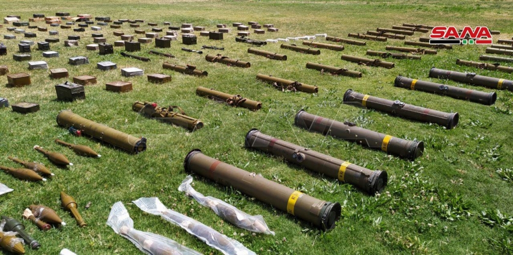 ضبط كميات من الأسلحة والذخائر بينها صواريخ (تاو) أمريكية الصنع من مخلفات الإرهابيين في المنطقة الجنوبية