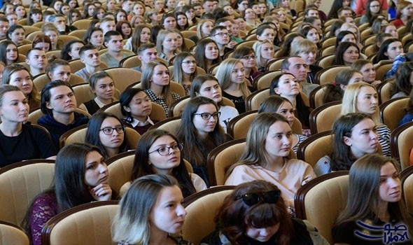 أهالي الطلبة الموفدين لروسيا يطالبون بحل للتحويل لأبنائهم