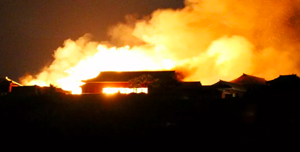 اندلاع حريق في قاعدة للقوات الأمريكية في أكيناوا باليابان