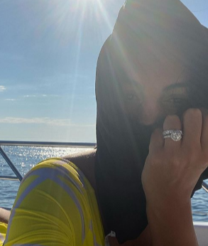 صورة لصديقة رونالدو تثير الجدل مجددا بشأن زواجهما 