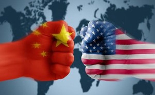 الصين ترد بالمثل وتفرض عقوبات على مسؤولين أمريكيين   