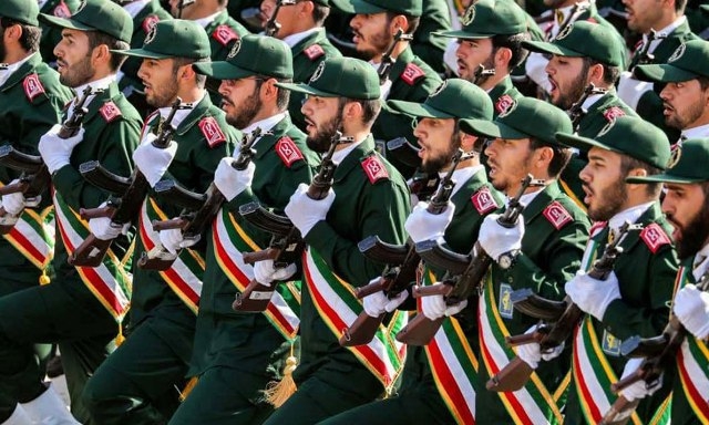 قتلى وجرحى بهجوم مسلح استهدف الحرس الثوري في 