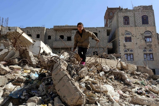 إصابة 31 يميناً بغارة لطيران العدوان السعودي على المساعفة