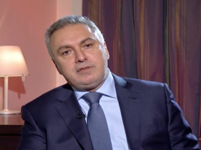 أنباء عن انسحاب رجل الأعمال محمد حمشو من الترشح لعضوية مجلس الشعب 