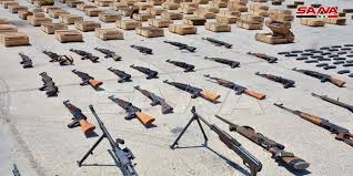 ضبط أسلحة وذخائر معدة للتهريب إلى المجموعات الإرهابية بريف إدلب