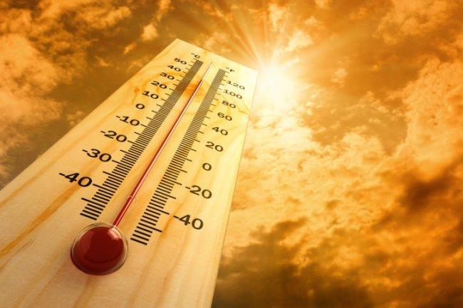 كتلة هوائية شديدة الحرارة والأرصاد تحذر من التعرض لأشعة الشمس