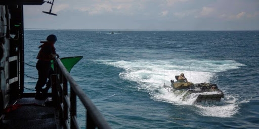الجيش الأميركي يوقف البحث عن ثمانية من جنوده فقدوا في البحر