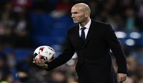 زيدان يكشف مصيره مع ريال مدريد عقب توديع دوري الأبطال