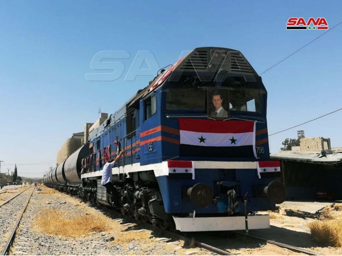 وصول أول قطار محمل بالحبوب من مرفأ طرطوس إلى صوامع السبينة بريف دمشق 