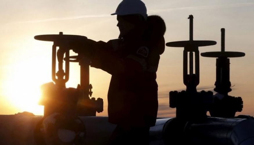النفط يصعد 1% بتفاؤل سعودي وتعهد عراقي
