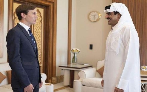 أمير قطر يُناقش مع 