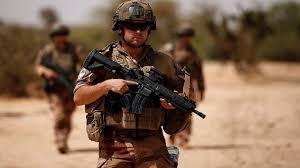 رغم الانقلاب.. قوات خاصة أوروبية ستبدأ في قتال المتشددين في مالي   