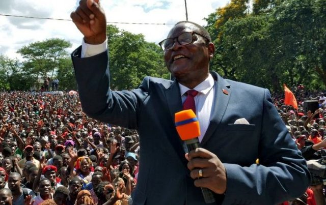رئيس مالاوي يصرّح عن رغبته بافتتاح بعثة دبلوماسية في الأراضي المحتلة